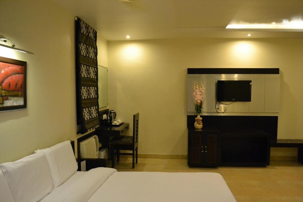 Hotel Ravisha Continental Prayagraj Ruang foto